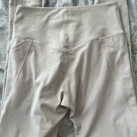 Curves and Combatboots Leggings - Picture 4 of 5